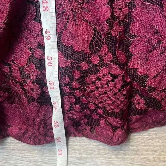 NEW Lulus Molinetto Burgundy Lace Ruffled Tiered Sleeveless Maxi Dress - Picture 12 of 12